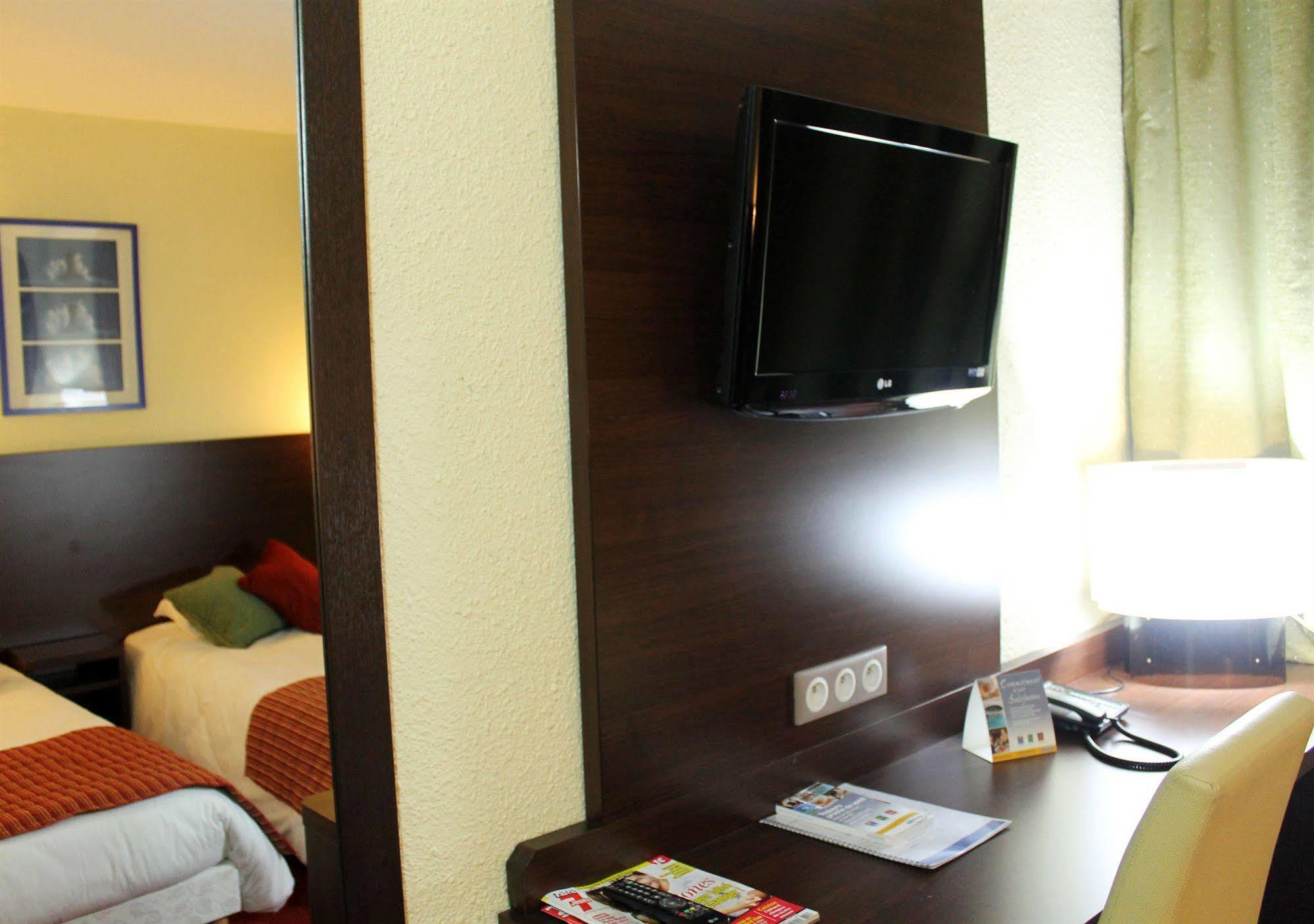 The Originals City, Hotel Paris Sud, Orly-Draveil Exterior photo